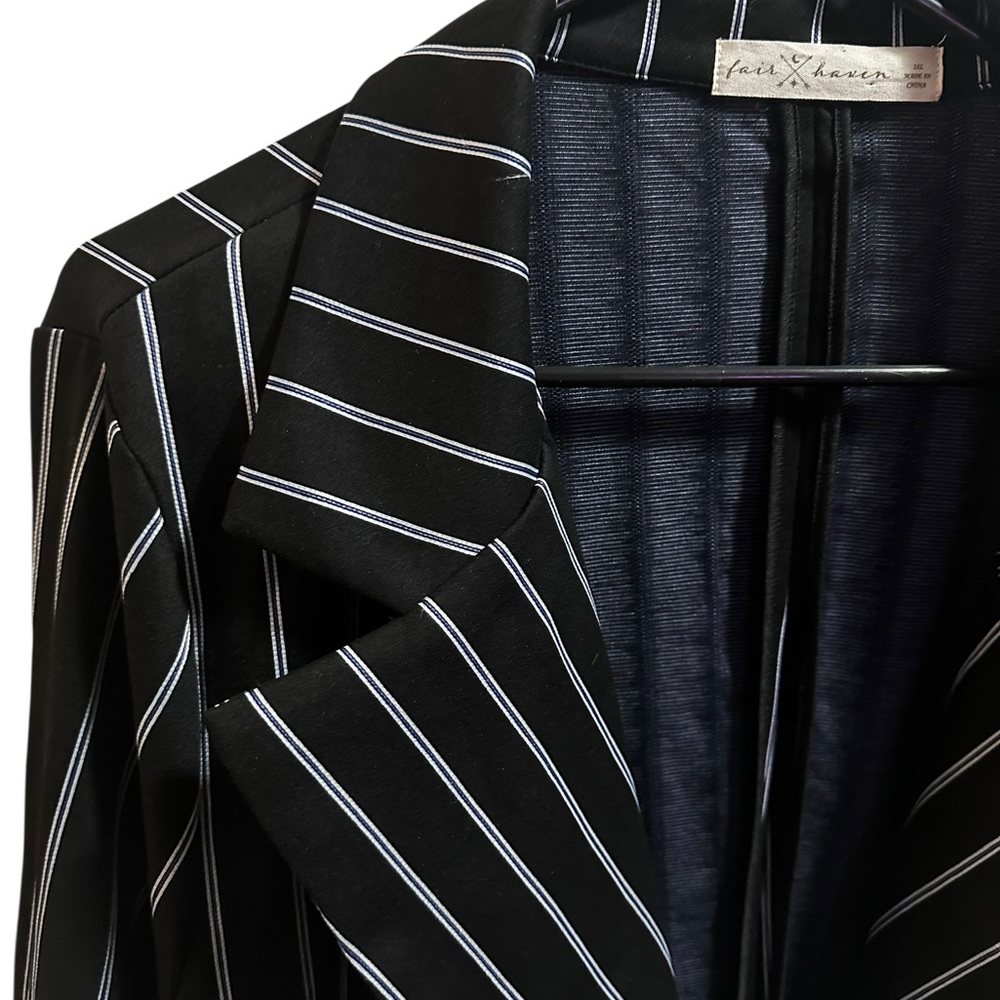Fair Haven Black and White Pinstripe Blazer size 3XL - Picture 3 of 8